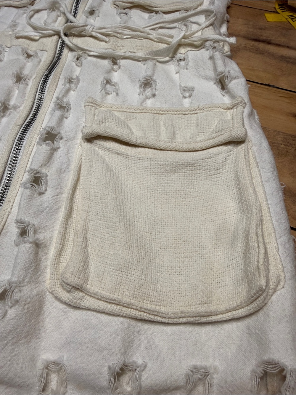 Eiffel Designs Distressed Linen Blend Utility Vest - Picture 6 of 9